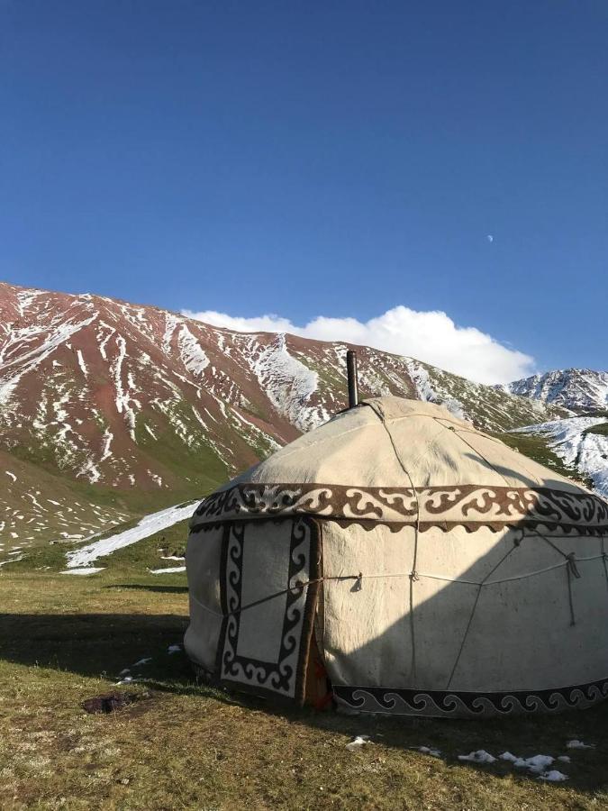 Pamir Nomad Yurt Camp Hotel Kara-Kavak Buitenkant foto