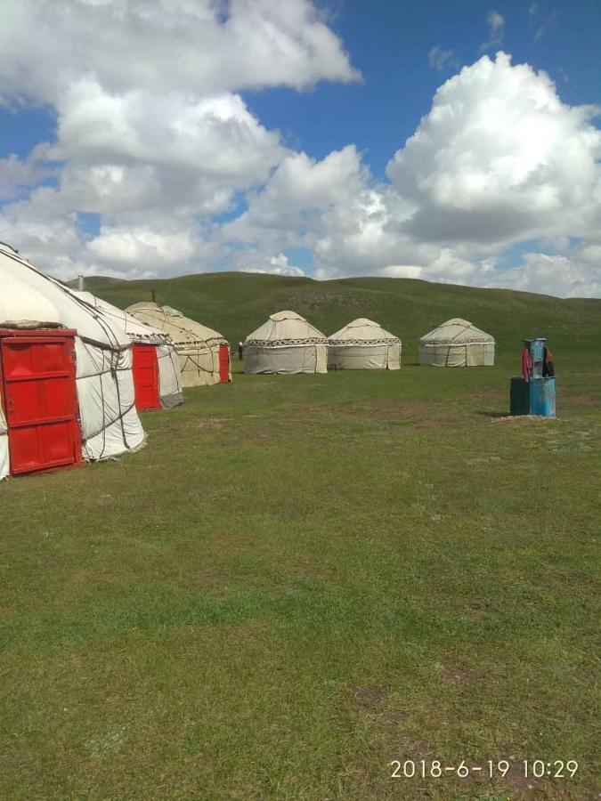 Pamir Nomad Yurt Camp Hotel Kara-Kavak Buitenkant foto