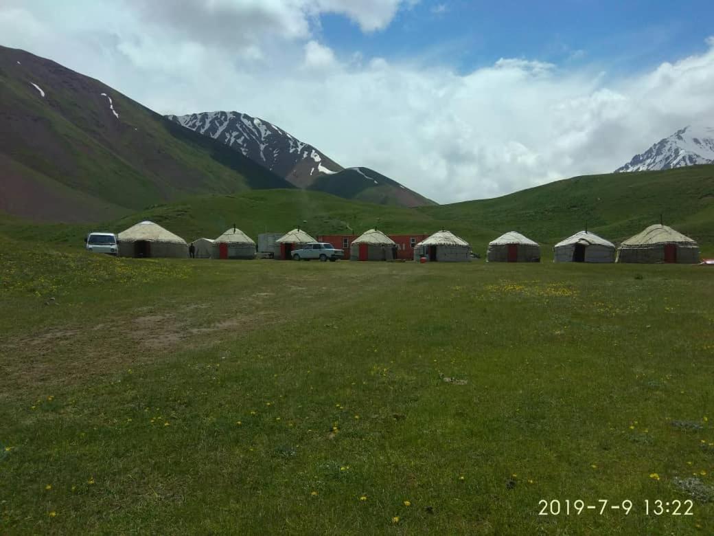 Pamir Nomad Yurt Camp Hotel Kara-Kavak Buitenkant foto